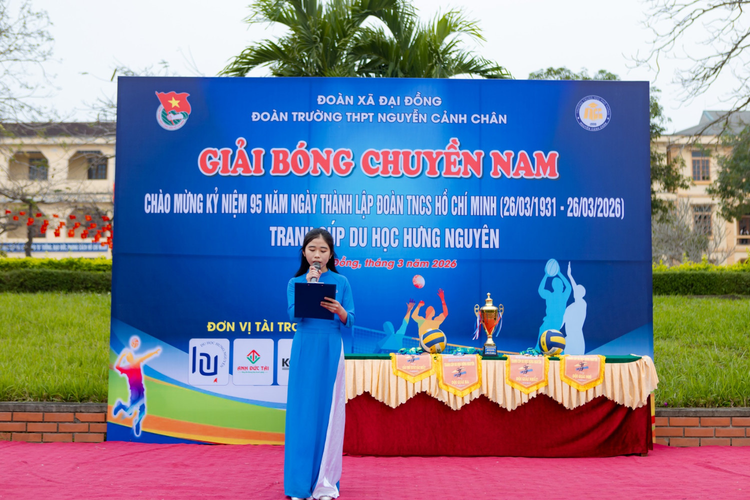 Khai mạc Giải bóng chuyền nam học sinh chào mừng 95 năm Ngày thành lập Đoàn TNCS Hồ Chí Minh tranh cúp du học Hưng Nguyên
